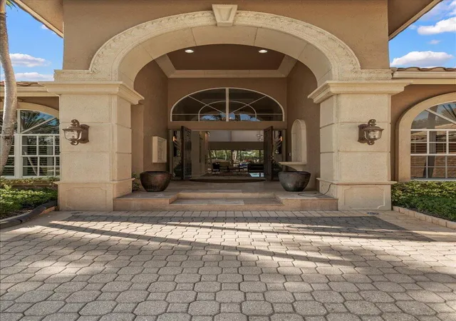 3rd image of 1338 Breakers West Boulevard, West Palm Beach, FL 33411 | MLS# R11164819