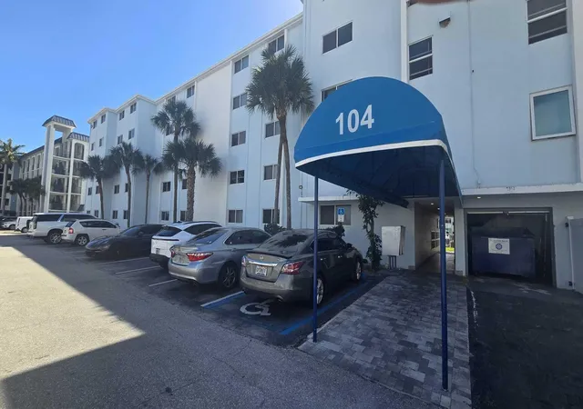 Homes for sale in North Palm Beach, FL | 104 Paradise Harbour Blvd #114, North Palm Beach, FL 33408 | MLS# R11164835