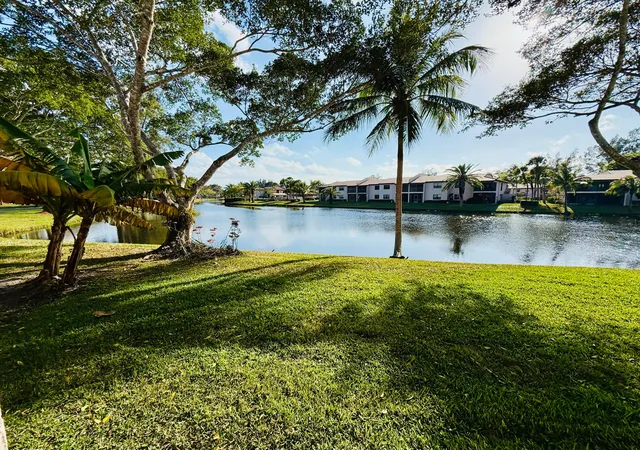 Condo for sale at 9261 Vista Del Lago #E, Boca Raton, FL 33428 | MLS# R11164879