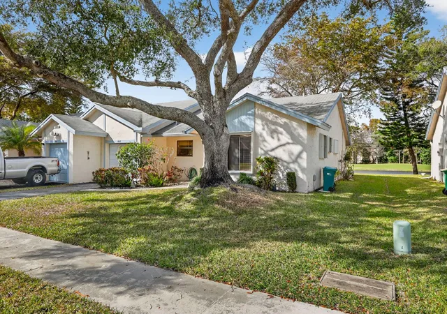 Photo 2 of Single family home for sale at 7917 Nw 62nd Court, Tamarac, FL 33321 | MLS# F10552651 | Listing updated on 2026-06-21