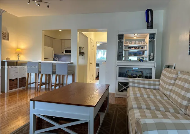 4th image of 801 Atlantic Shores Blvd #206, Hallandale Beach, FL 33009 | MLS# A11968343