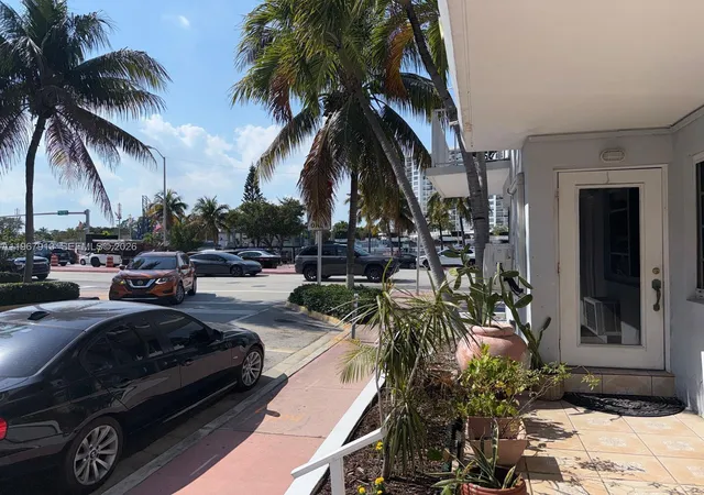 4th image of 4201 Indian Creek Dr 2 #2, Miami Beach, FL 33140 | MLS# A11967913