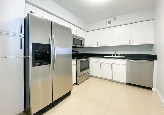 2nd image of 3400 Ne 192nd St #LPH7, Ojus, FL 33180 | MLS# A11968410