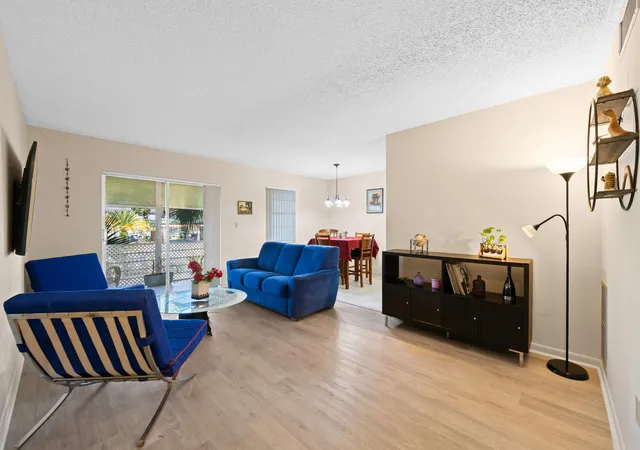 Listing Photo 4 - Condo for sale in building located at 5180 E Sabal Palm Blvd, Tamarac, FL 33319 - Unit #239
