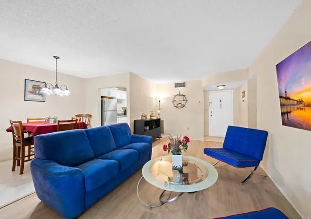 Listing Photo 5 - Condo for sale in building located at 5180 E Sabal Palm Blvd, Tamarac, FL 33319 - Unit #239