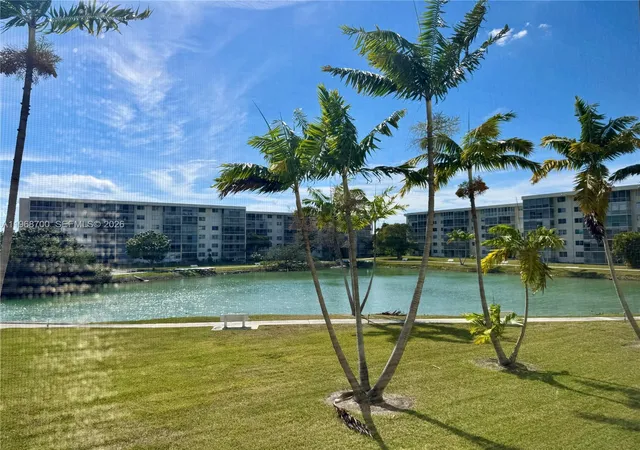 5th image of 2855 Leonard Dr #H202, Aventura, FL 33160 | MLS# A11968700