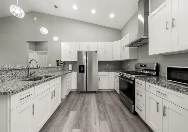 3rd image of 189 N Oleander, Avon Park, FL 33825 | MLS# A11968705