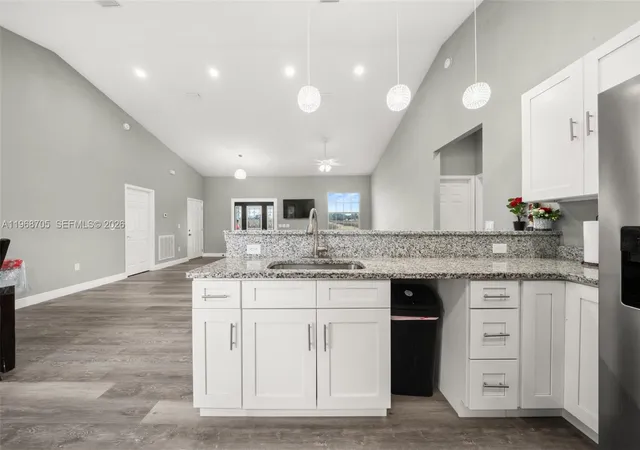 5th image of 189 N Oleander, Avon Park, FL 33825 | MLS# A11968705