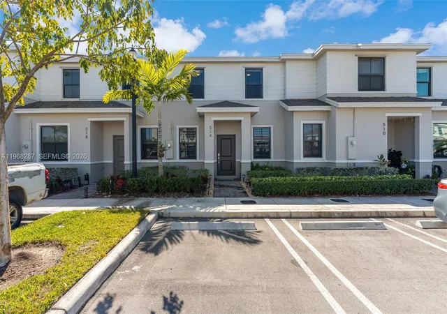 Homes for sale in Florida City, FL | 514 Ne 12th St, Florida City, FL 33034 | MLS# A11968287