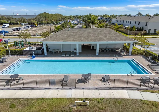 Homes for sale in Florida City, FL | 514 Ne 12th St, Florida City, FL 33034 | MLS# A11968287