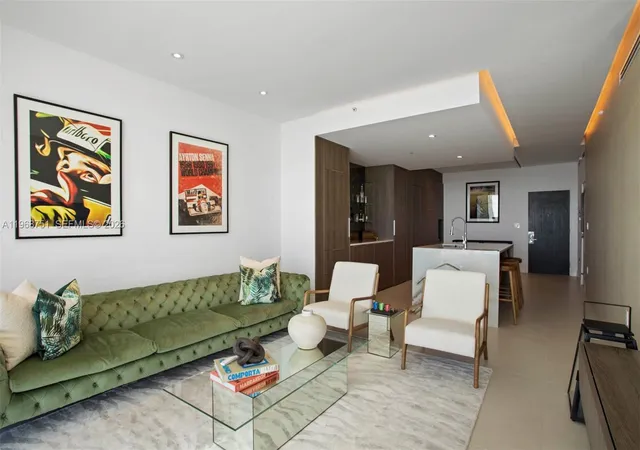3rd image of 900 Biscayne Blvd #4307, Miami, FL 33132 | MLS# A11968751