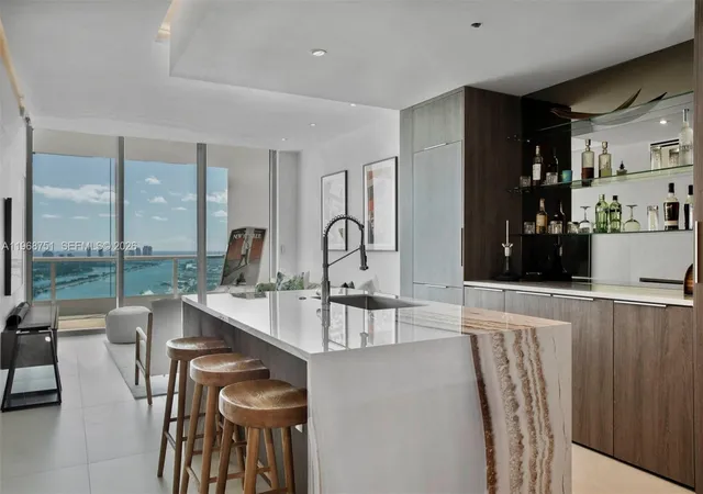 4th image of 900 Biscayne Blvd #4307, Miami, FL 33132 | MLS# A11968751
