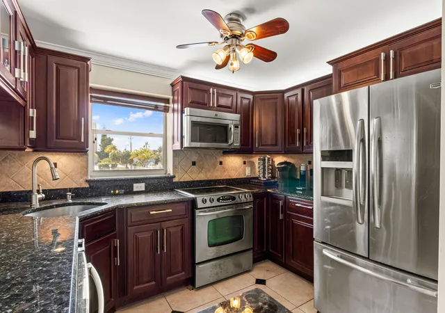 Photo 3 of Condo for sale at 3580 S Ocean Blvd #2a, Palm Beach, FL 33480 | MLS# R11165162 | Listing updated on 2026-09-23