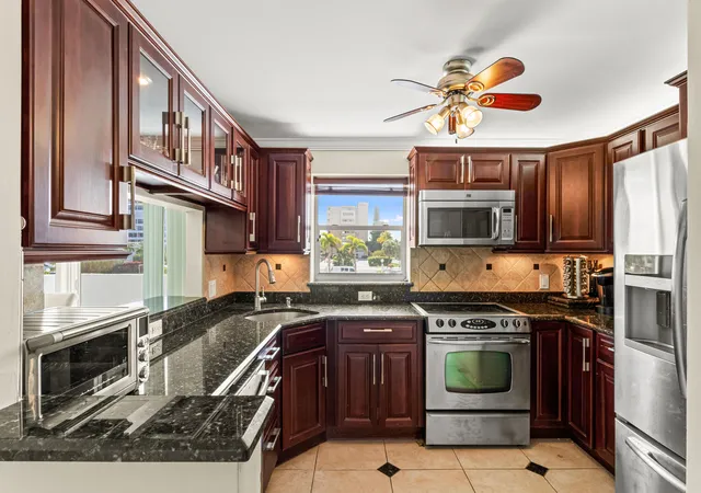 Photo 4 of Condo for sale at 3580 S Ocean Blvd #2a, Palm Beach, FL 33480 | MLS# R11165162 | Listing updated on 2026-09-23
