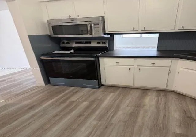 4th image of 1400 Ne 191St St #308, Miami, FL 33179 | MLS# A11968958