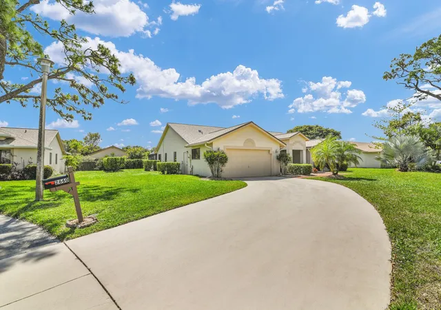 3rd image of 2660 Riviera Dr, Delray Beach, FL 33445 | MLS# F10552770