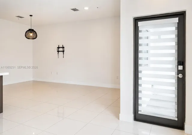 4th image of 4745 Nw 84Th Ct #14, Doral, FL 33166 | MLS# A11969231