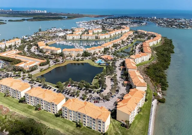 2nd image of 17 Harbour Isle Dr, Fort Pierce, FL 34949