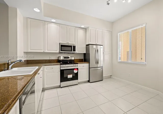 3rd image of 17 Harbour Isle Dr #W 103, Fort Pierce, FL 34949 | MLS# A11969356