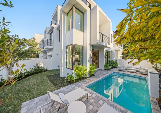 4th image of 201 Se 4Th Ave, Delray Beach, FL 33483 | MLS# R11165479