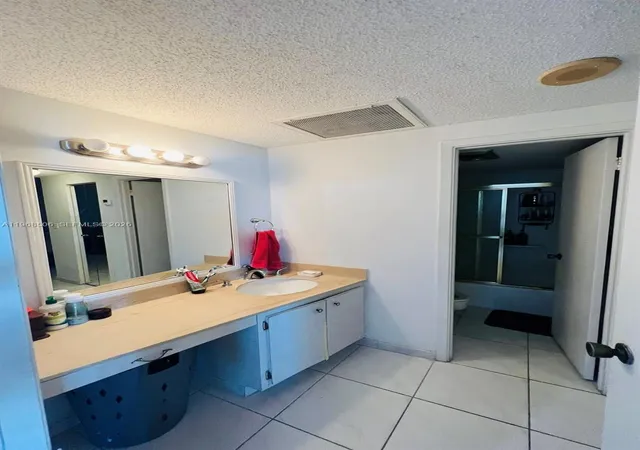 6th image of 500 Bayview Dr #1417, Sunny Isles Beach, FL 33160 | MLS# A11968506