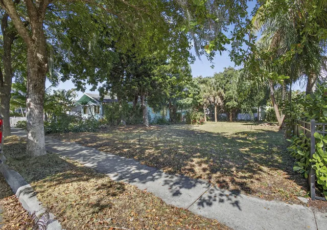 Photo 2 of Land for sale at 427 32nd Street, West Palm Beach, FL 33407 | MLS# R11165509 | Listing updated on 2026-09-24