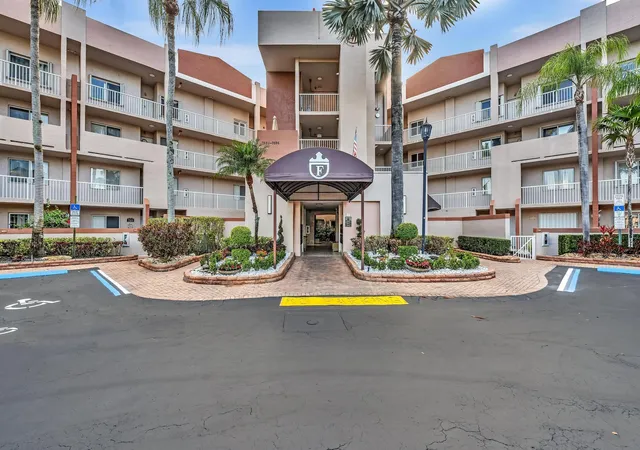 Homes for sale in Tamarac, FL | 7593 Granville Dr #411, Tamarac, FL 33321 | MLS# F10553957