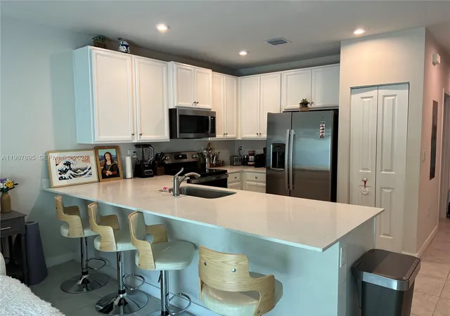 4th image of 1069 Nw 4Th Ter, Florida City, FL 33034 | MLS# A11967895