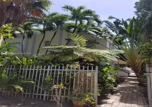 Homes for sale in Miami Beach, FL | 1045 Meridian Ave #4, Miami Beach, FL 33139 | MLS# A11960318