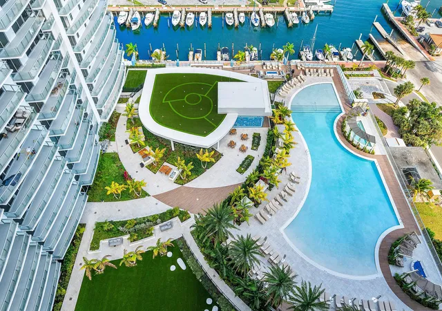 3rd image of 220 Lake Shore Dr #2202, West Palm Beach, FL 33403 | MLS# R11165557