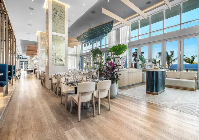 2nd image of 220 Lake Shore Dr, West Palm Beach, FL 33403