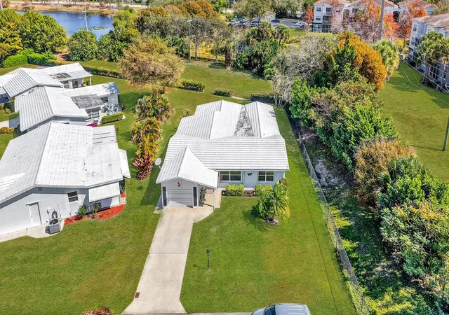 Photo 1 of Single family home for sale at 700 Cnl Way, Boynton Beach, FL 33426 | MLS# R11165620 | Listing updated on 2026-10-01
