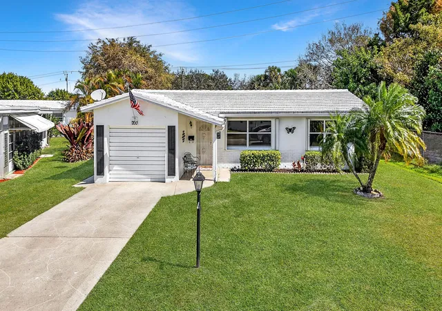 Photo 2 of Single family home for sale at 700 Cnl Way, Boynton Beach, FL 33426 | MLS# R11165620 | Listing updated on 2026-10-01