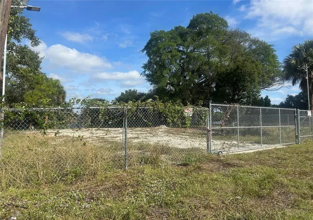 1st image of 2541 Sw 36th St, Fort Lauderdale, FL 33312 | MLS# A11969685