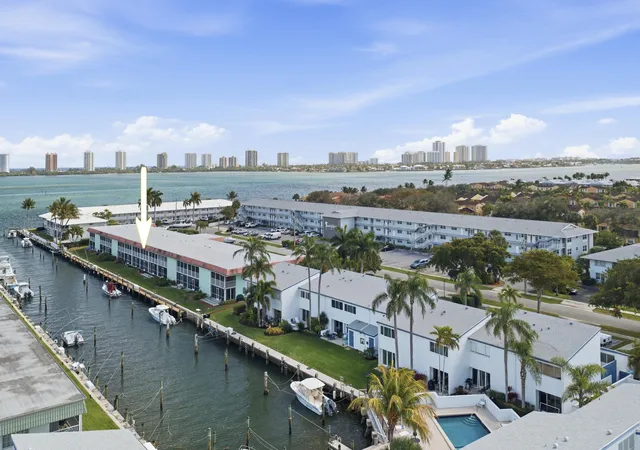 Homes for sale in North Palm Beach, FL | 117 Lehane Ter #205, North Palm Beach, FL 33408 | MLS# R11165647