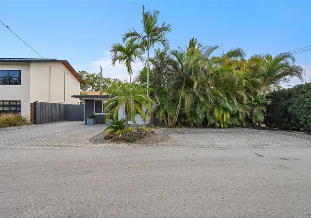 43rd image of 602 Ne 27th St #1-2, Wilton Manors, FL 33334 | MLS# F10554221