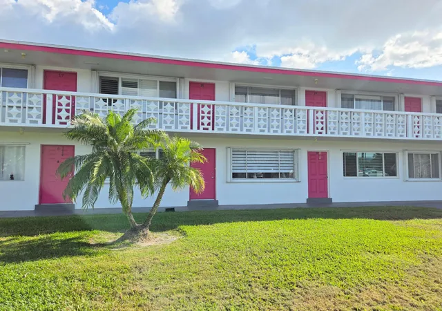 Homes for sale in Lake Worth Beach, FL | 2180 Lake Osborne Dr #7, Lake Worth Beach, FL 33461 | MLS# R11165716