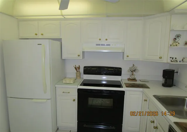 Photo 2 of Condo for sale at 9350 Sunrise Lakes Blvd #103, Sunrise, FL 33322 | MLS# F10554312 | Listing updated on 2026-10-10