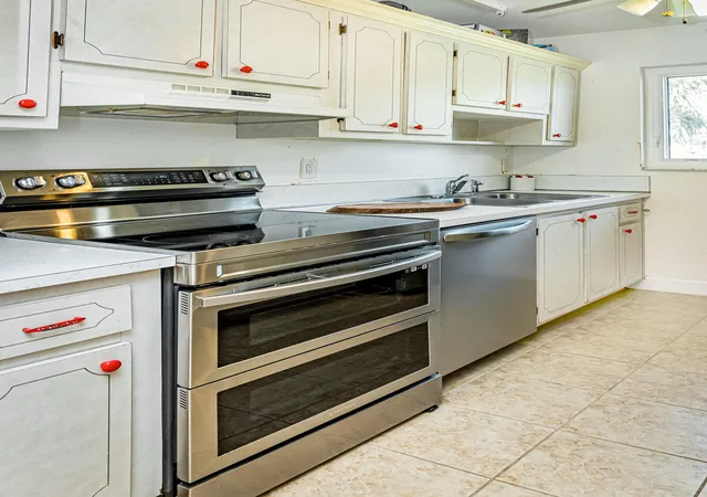 5th image of 310 Main Blvd, Boynton Beach, FL 33435