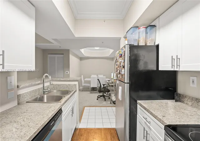 5th image of 230 Sw 117Th Ter #11108, Pembroke Pines, FL 33025 | MLS# A11965747