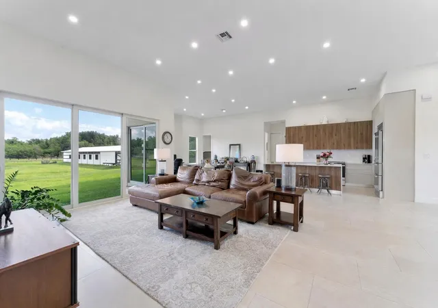 2nd image of 19921 Skyhawk Ln, Loxahatchee, FL 33470 | MLS# R11165834