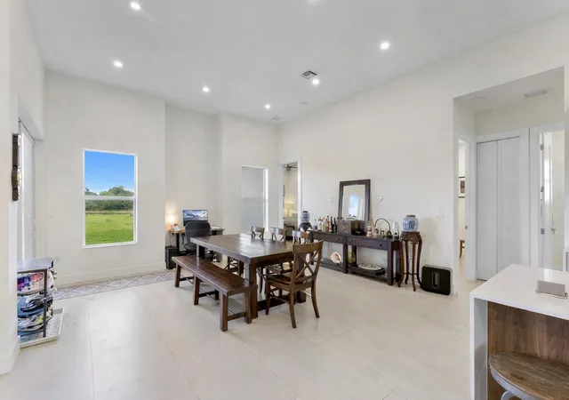 4th image of 19921 Skyhawk Ln, Loxahatchee, FL 33470 | MLS# R11165834