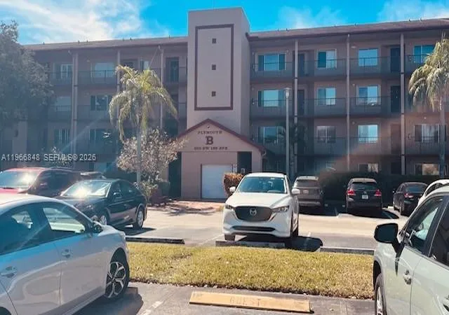 2nd image of 950 Sw 138th Ave #314B, Pembroke Pines, FL 33027 | MLS# A11966848