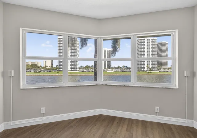 Homes for sale in North Palm Beach, FL | 28 Yacht Clb Dr, North Palm Beach, FL 33408