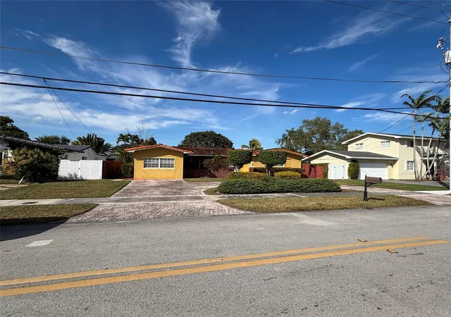 Photo 2 of Sale Pending at 9261 Sw 68th Street, Miami, FL 33173 | MLS# F10554364 | Listing updated on 2026-10-06