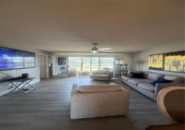 4th image of 9201 Sunrise Lakes Blvd #302, Sunrise, FL 33322 | MLS# A11968403