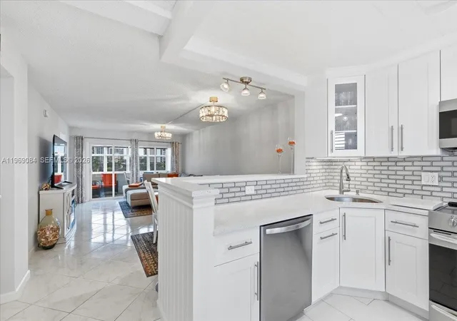 4th image of 3201 Ne 8Th St, Pompano Beach, FL 33062