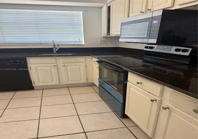4th image of 1791 Nw 96Th Ter #4F, Pembroke Pines, FL 33024 | MLS# A11970193