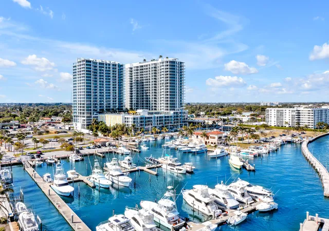 4th image of 220 Lake Shore Dr #502, West Palm Beach, FL 33403 | MLS# R11165954