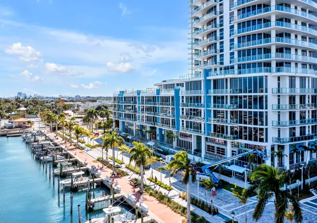 5th image of 220 Lake Shore Dr #502, West Palm Beach, FL 33403 | MLS# R11165954